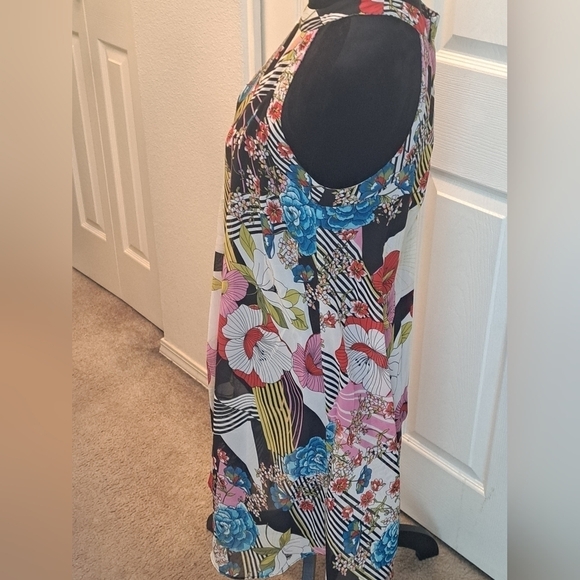 Betsey Johnson Floral Halter Style Swing Dress    Size 8 - Picture 2 of 7